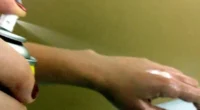 A Agência Nacional de Vigilância Sanitária (Anvisa) determinou nesta segunda-feira, 2, a apreensão de uma versão clandestina do produto Repelex Spray Citronela. O produto traz o mesmo nome de uma marca famosa e […]