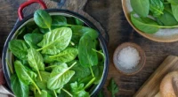 As folhas verdes, como couve, espinafre, rúcula, agrião, alface, almeirão e acelga, estão entre os alimentos mais presentes na culinária saudável ao redor do mundo. Versáteis e fáceis de preparar, […]