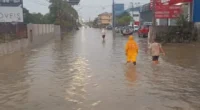 Uma forte chuva atingiu a cidade de&nbsp;Florianópolis&nbsp;e a região metropolitana no final da tarde desta segunda-feira, 29, causando transtornos à população catarinense. Conforme o Corpo de Bombeiros de Santa Catarina, [&hellip;]