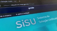 Começa nesta segunda-feira, 19, a disputa por vagas acadêmicas públicas no país, por meio do&nbsp;Sistema de Seleção Unificada (Sisu).&nbsp;Em 2026, a oferta é de 274 mil vagas para cursos de [&hellip;]