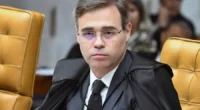 O&nbsp;ministro André Mendonça, do Supremo Tribunal Federal (STF), converteu em domiciliar a prisão preventiva de Silvio Feitoza, um dos alvos na investigação sobre descontos ilegais em aposentadorias do Instituto Nacional [&hellip;]