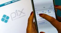 A Receita Federal voltou a desmentir informações falsas que circulam nas redes sociais sobre suposto monitoramento de transações via Pix para cobrança de impostos. Em nota oficial emitida nesta quarta-feira [&hellip;]