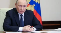 Kremlin confirma a decisão após proposta de trégua de Kiev; guerra já dura quatro anos O presidente russo,&nbsp;Vladimir Putin, anunciou um cessar-fogo com a Ucrânia durante a Páscoa ortodoxa neste [&hellip;]