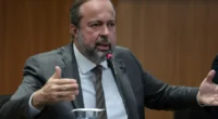 Ministro de Minas e Energia, Alexandre Silveira, ressalta a atuação integrada do governo contra preços abusivos de gasolina e diesel O&nbsp;ministro de Minas e Energia (MME), Alexandre Silveira, afirmou nesta [&hellip;]