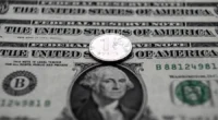 Temores de alta de juros pelo Fed e desgaste da pré-candidatura de Flávio Bolsonaro pesam sobre o real O&nbsp;dólar&nbsp;subiu com força nesta terça-feira, 19, e&nbsp;voltou a superar o nível de [&hellip;]