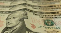 Moeda norte-americana cai após recuo em temores do conflito no Oriente Médio O dólar apresentou queda firme em relação ao real nesta terça-feira acompanhando a onda de enfraquecimento da moeda [&hellip;]