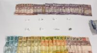Durante patrulhamento a equipe da força tática monitorou o local conhecido por tráfico de drogas e visualizou movimentações típicas de compra e venda de entorpecentes. Em determinado momento efetuou a [&hellip;]