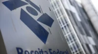 Cerca de 500 mil contribuintes recebem, nesta segunda-feira (31), o quarto e último lote de restituição do Imposto de Renda 2026. Ao longo do dia, a Receita Federal liberará R$ [&hellip;]